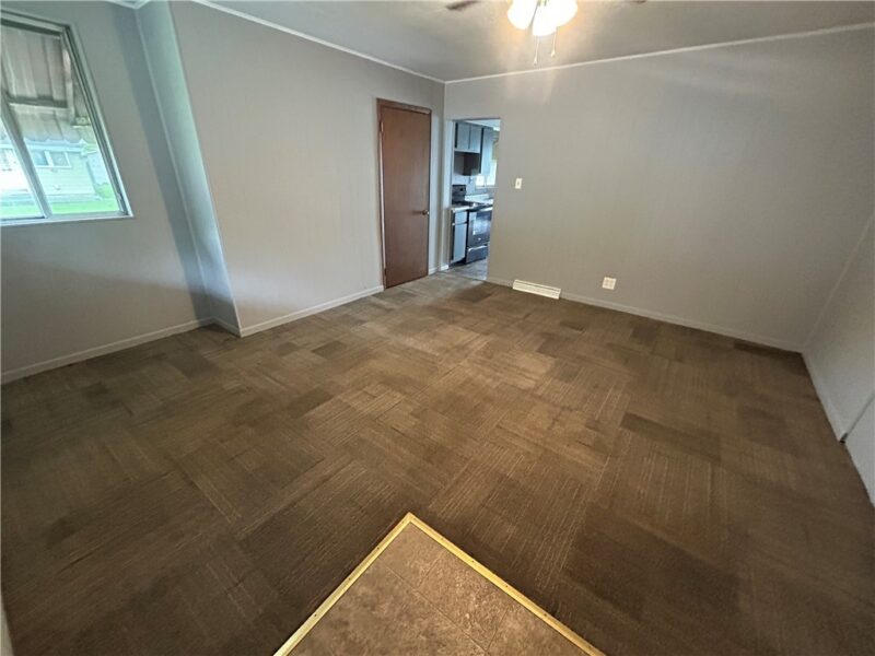 610 2nd Ave — photo 3