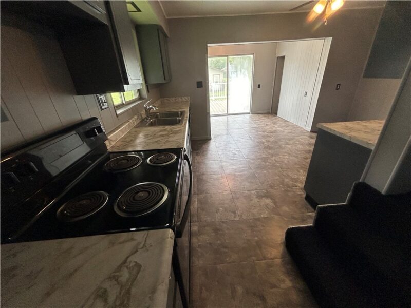 610 2nd Ave — photo 6