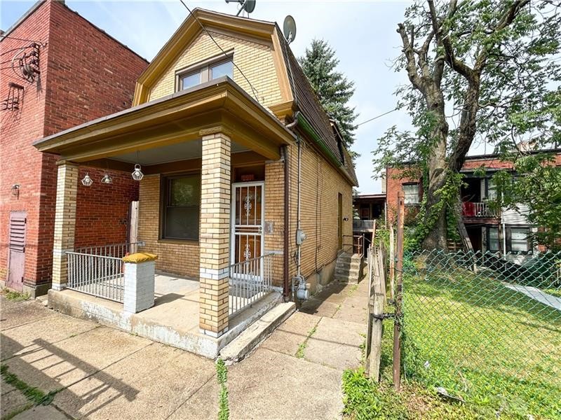 219 Brownsville Rd — photo 3