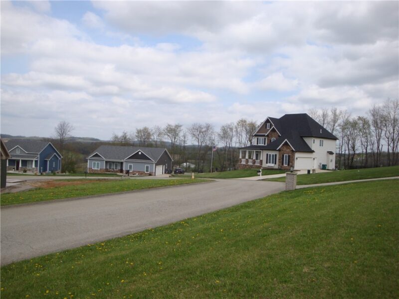 765 Victoria Way — photo 2