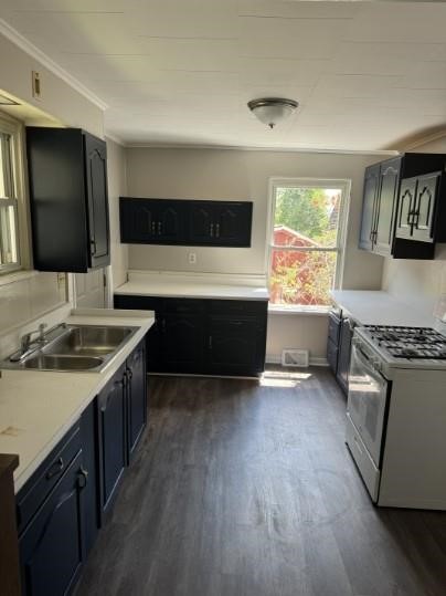 520 Farnsworth — photo 3