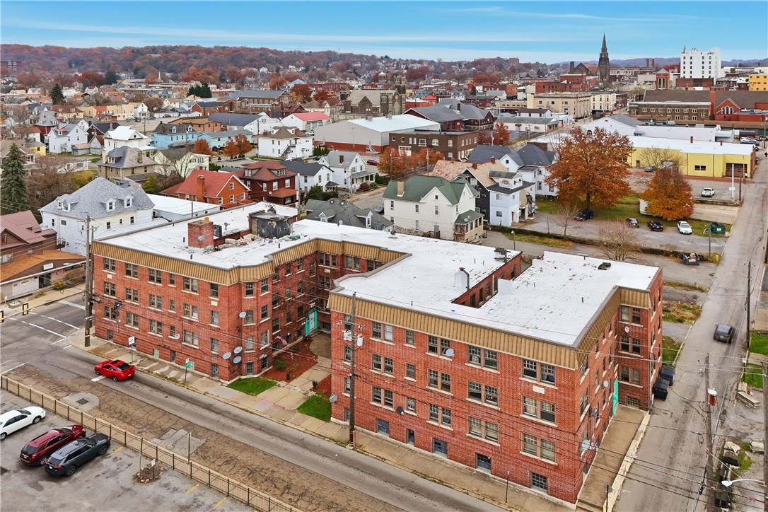 325 W Jefferson St — photo 1