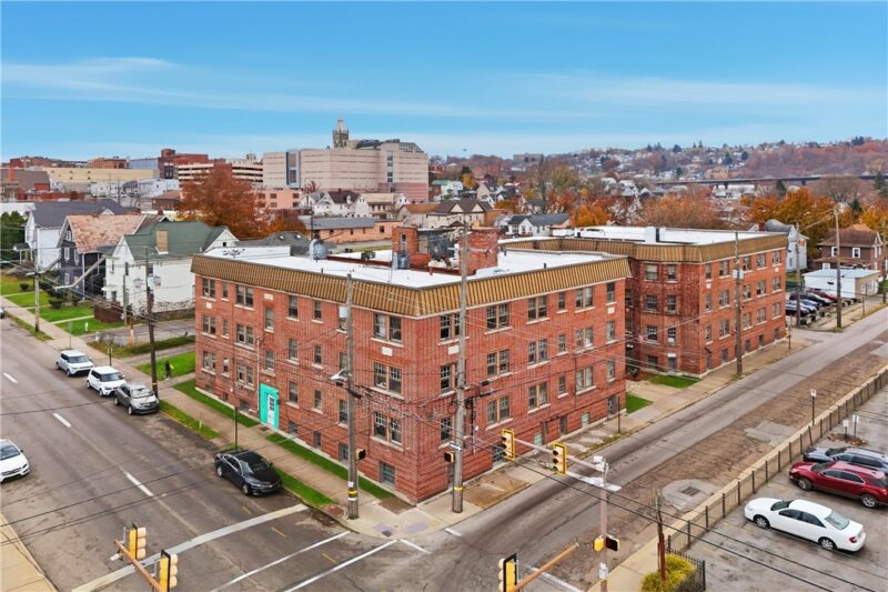 325 W Jefferson St — photo 5