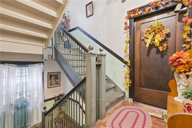 325 W Jefferson St — photo 8
