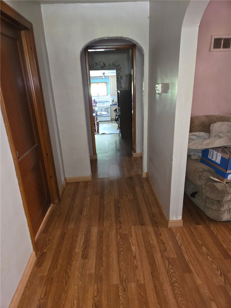 327 Lincoln Ave — photo 2