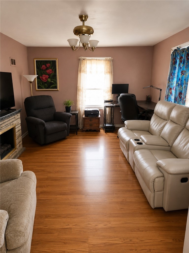 327 Lincoln Ave — photo 4