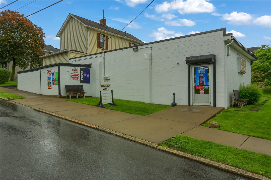 726 Arlington Ave — photo 1