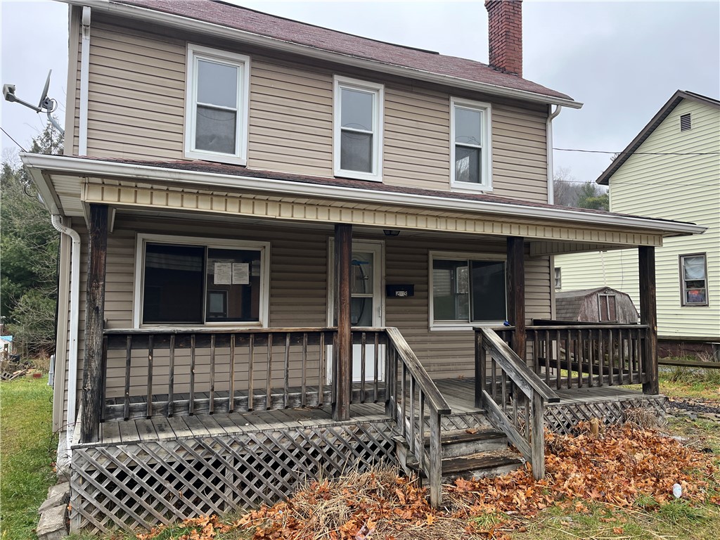 213 Laurel Street — photo 1
