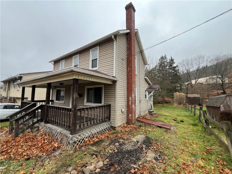 213 Laurel Street — photo 2