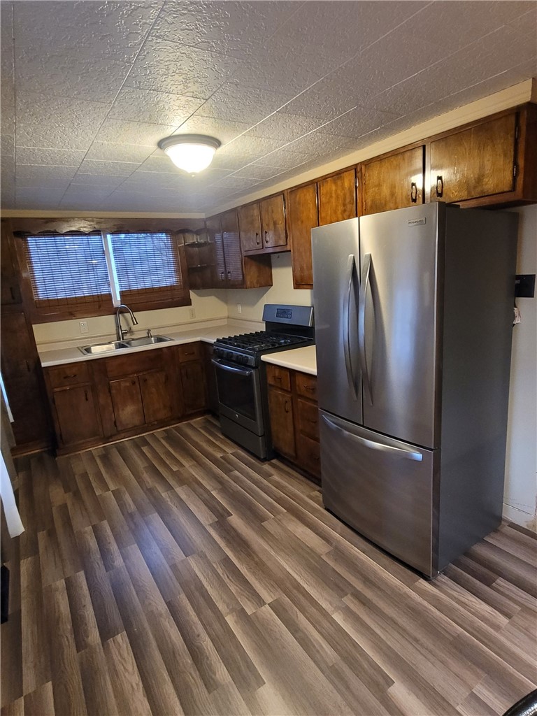306 Clarion St — photo 6