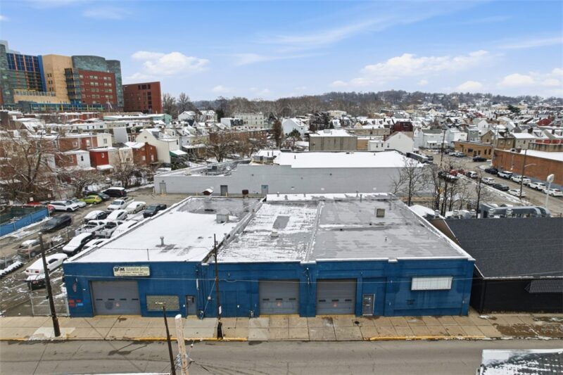 4225 Main St — photo 3