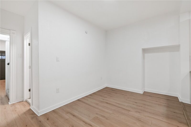 310 5th Ave — photo 7