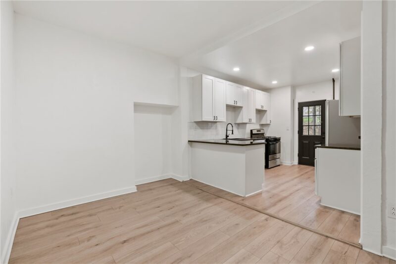 310 5th Ave — photo 8