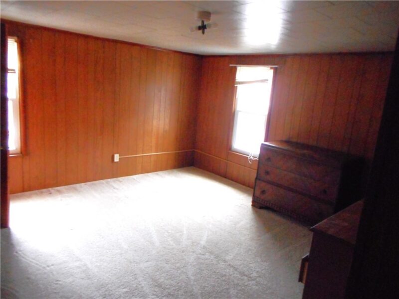 635 Rear Wood St — photo 8