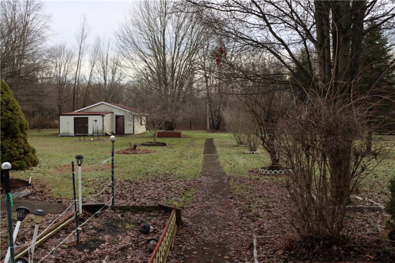 2495 Leach Rd — photo 7