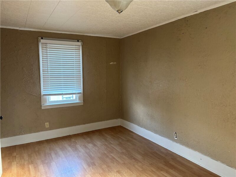 89 1/2 N Maiden St — photo 6