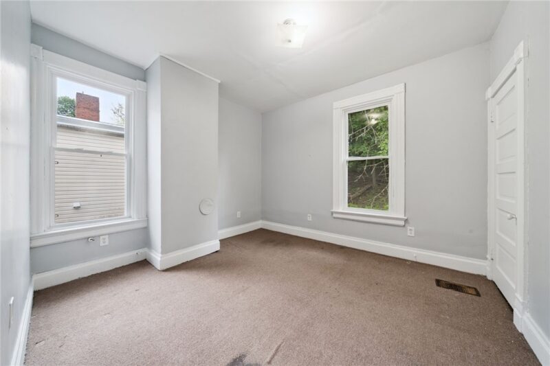 241 Watson Blvd — photo 6