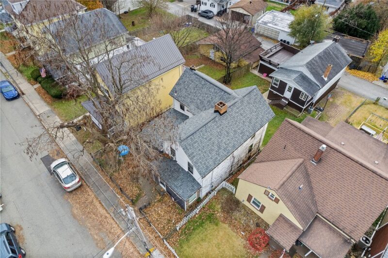 1739 Kimball Ave — photo 2