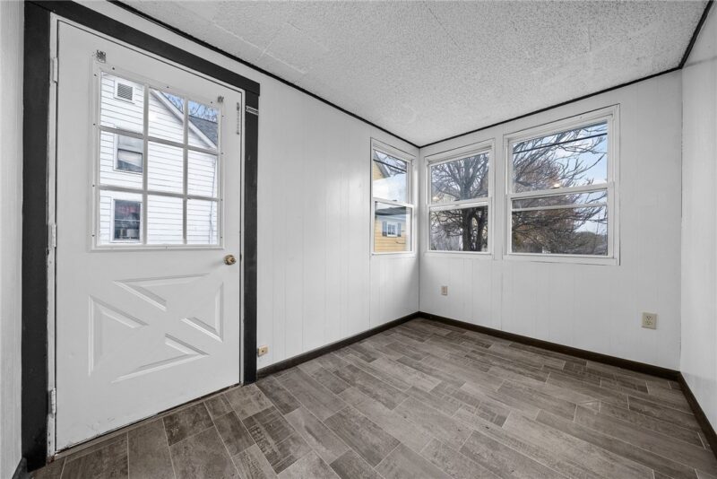 1739 Kimball Ave — photo 6