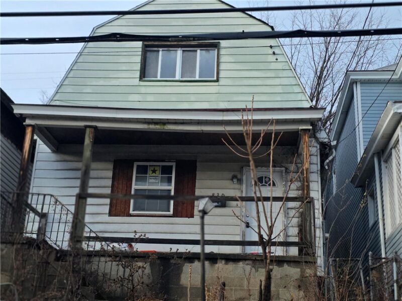830 Frank St — photo 2
