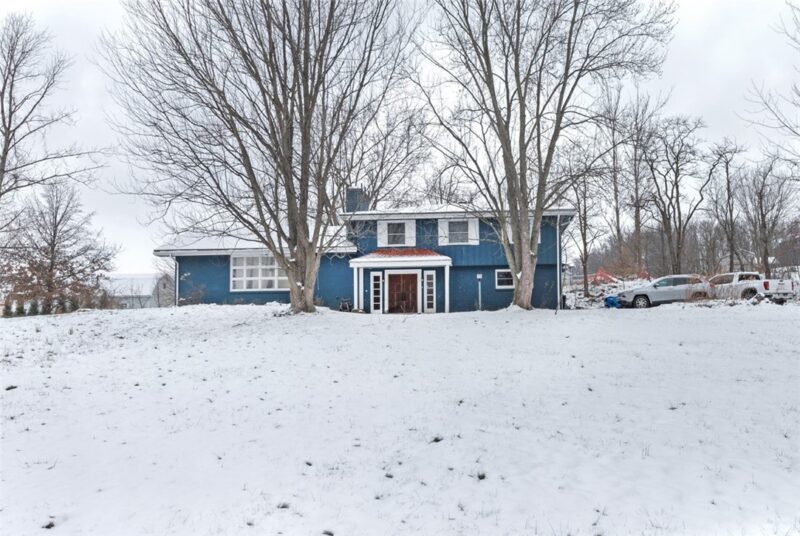 722 Connellsville Ave — photo 2