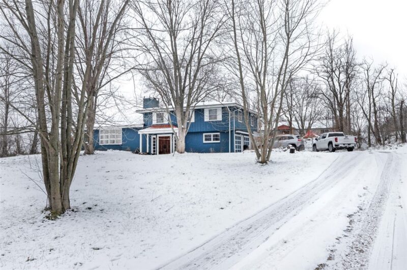722 Connellsville Ave — photo 3