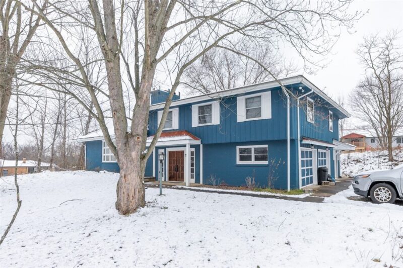 722 Connellsville Ave — photo 6