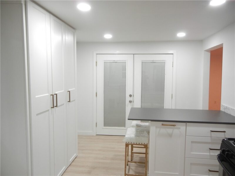158 Moffat Ave. — photo 5