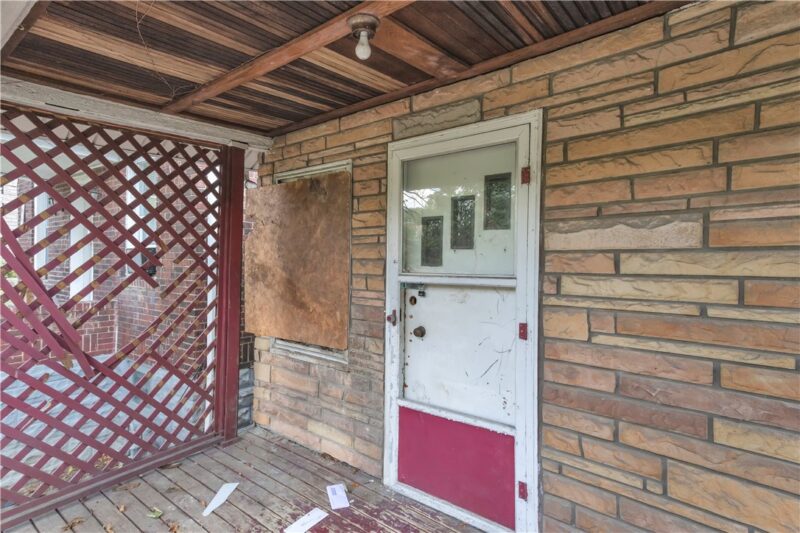 1940 Laketon Rd — photo 8