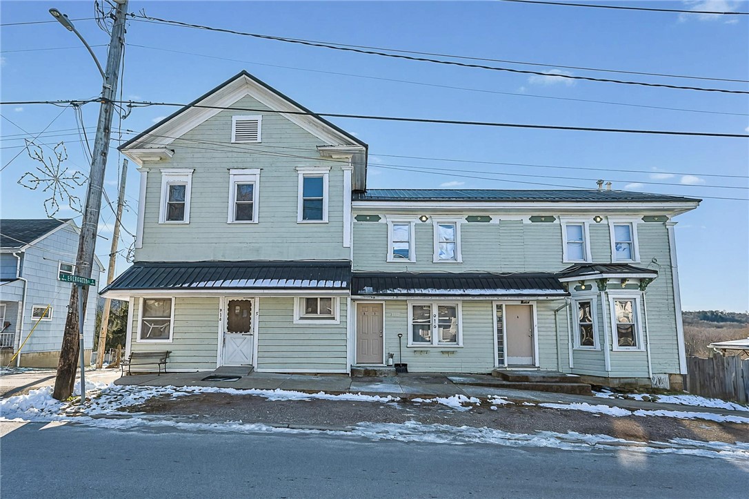 916 E Main St — photo 1