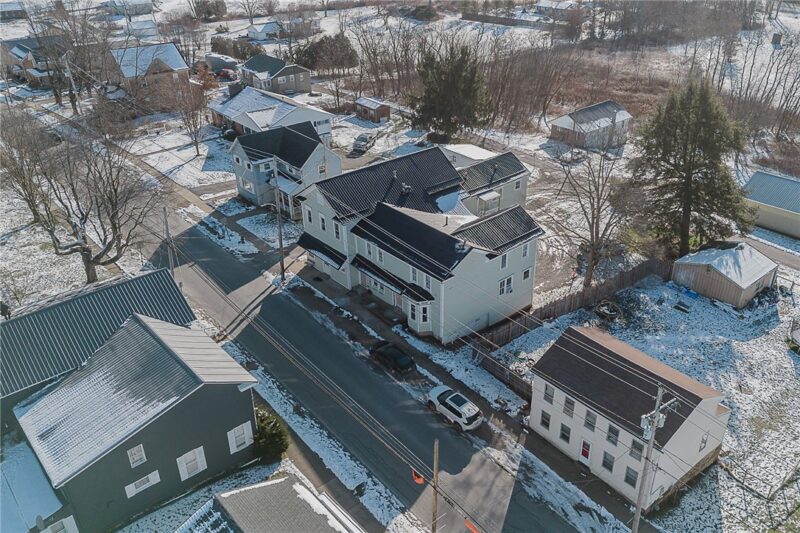 916 E Main St — photo 4
