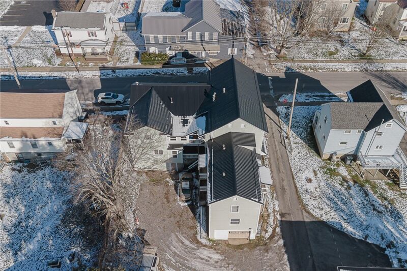 916 E Main St — photo 6