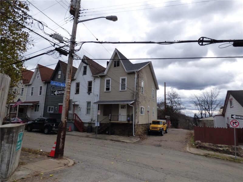 911 Amherst St — photo 3