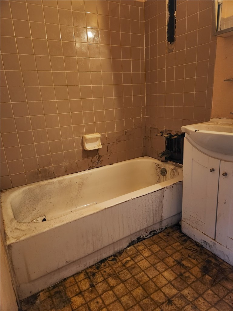 601 Francis Court — photo 4
