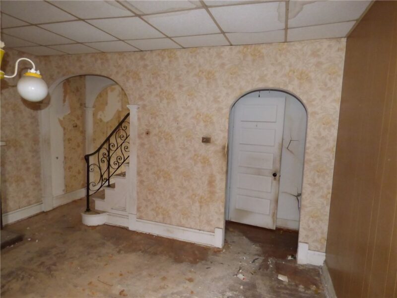 320 Lorenz Ave — photo 5