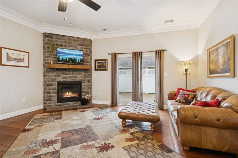 336 Village Court — photo 2