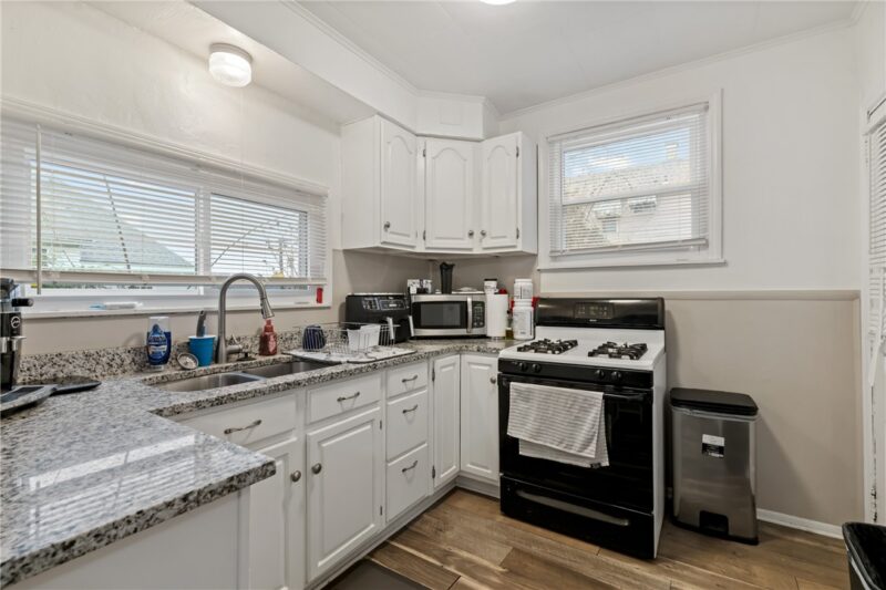 821 George St — photo 8
