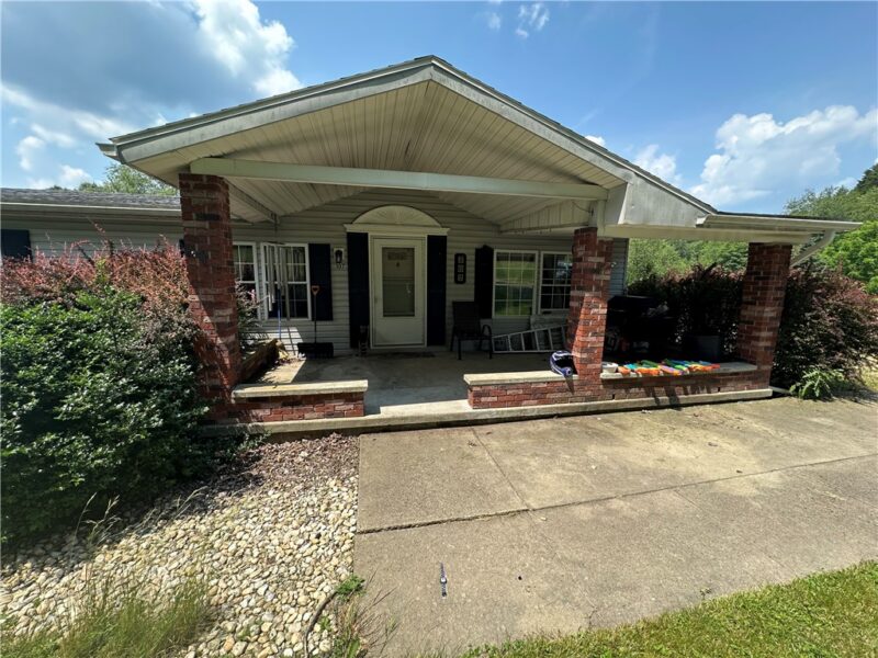 107 Rose Ln — photo 2