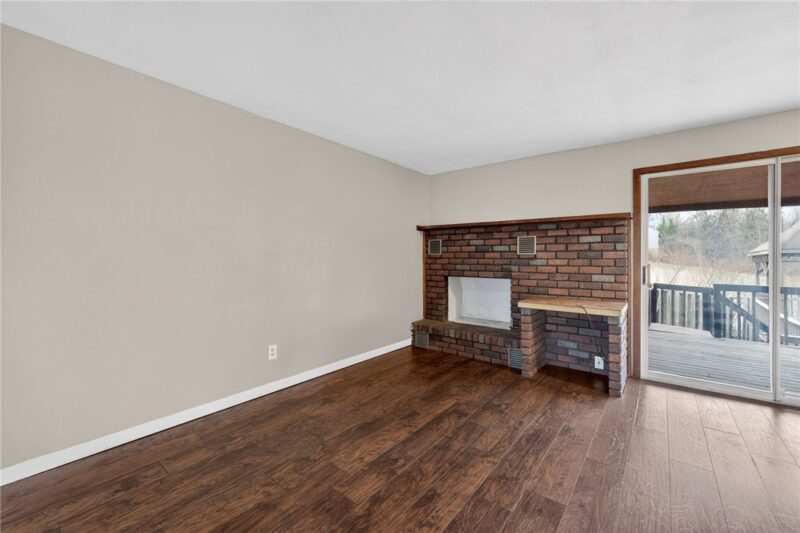 130 Harphen St — photo 5