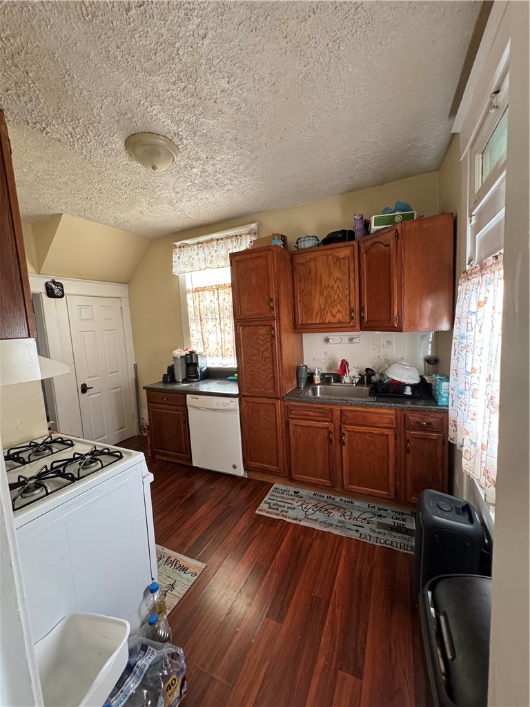 1647 Church St — photo 6