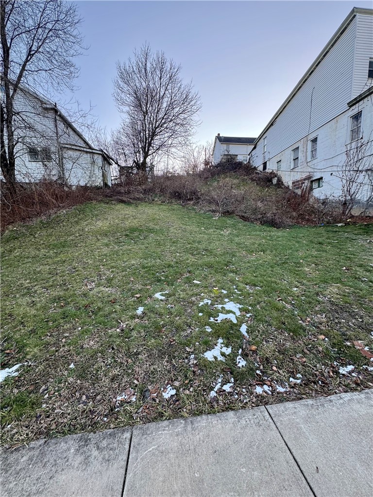 303 Lowell St — photo 3