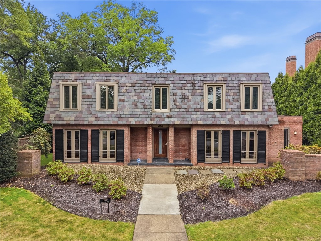 800 Amberson — photo 1