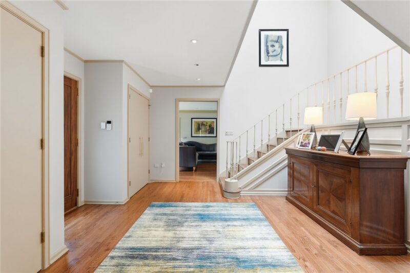 800 Amberson — photo 7