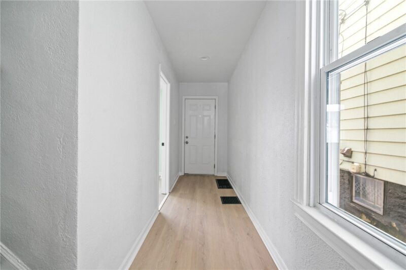 67 Ruth St — photo 3