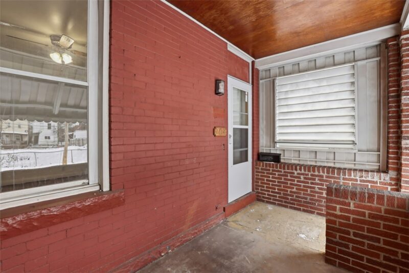 208 W Elizabeth St — photo 3