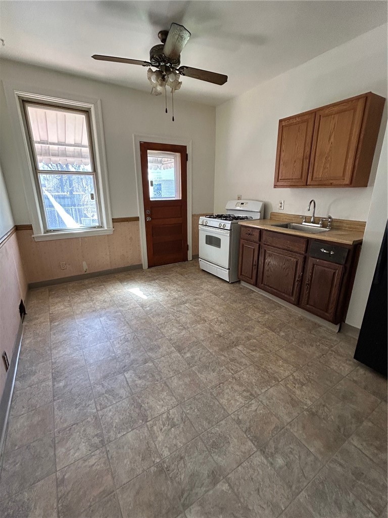 208 W Elizabeth St — photo 8