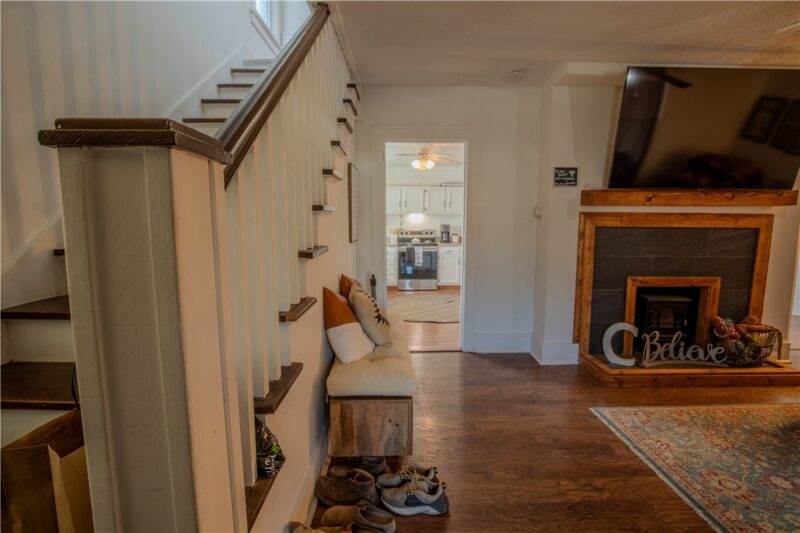327 N Eighty Eight Rd — photo 3