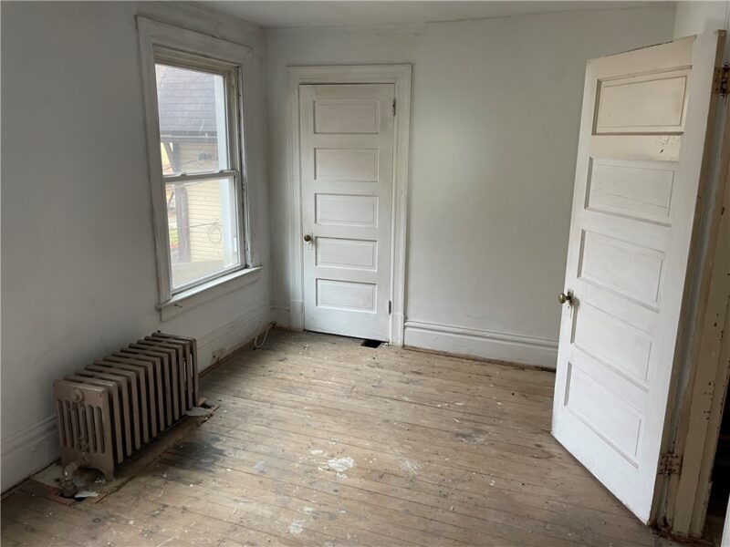 419 Robinson St — photo 7