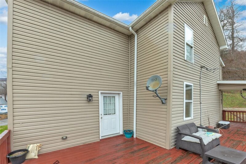 504 Howell St — photo 2