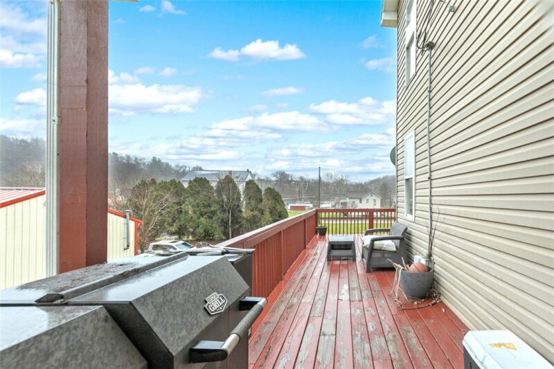 504 Howell St — photo 3